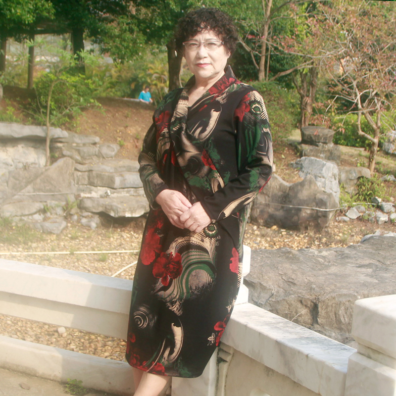 中老年春秋长袖连衣裙加肥大码妈妈款配大衣中长款宽松遮肚子裙子
