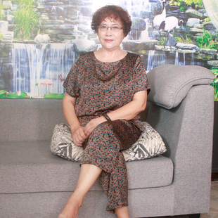 中老年夏季真丝花色两件套特大码胖妈妈装6070岁奶奶宽松短袖上衣