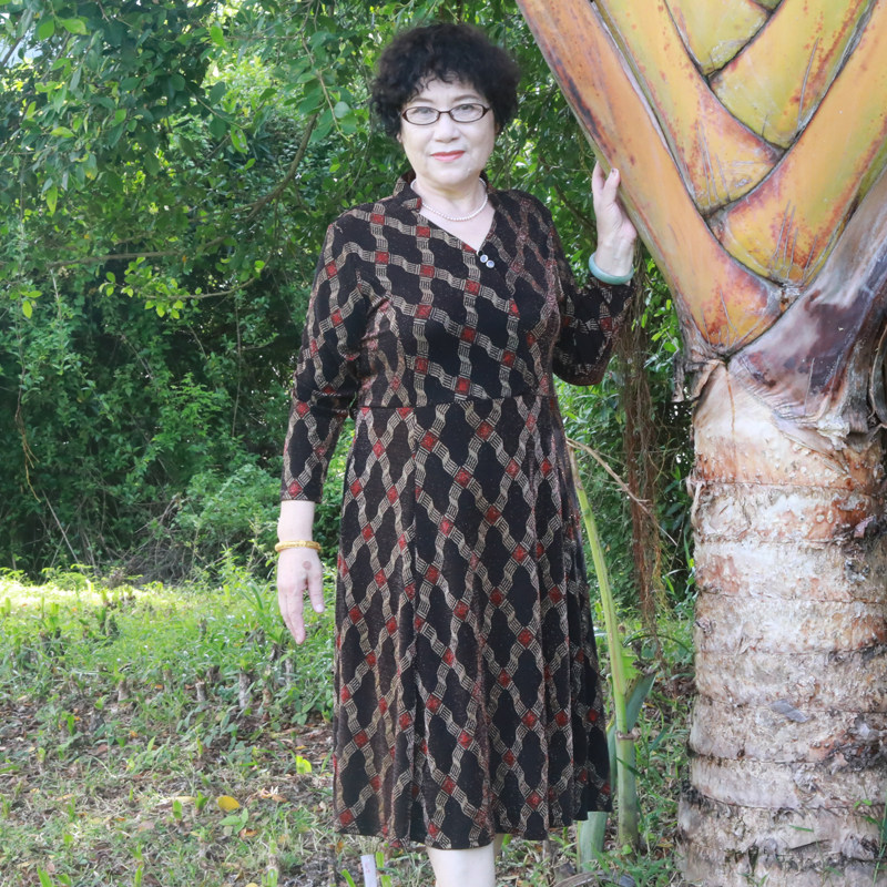 弹力丝连衣裙中老年女装大码长袖