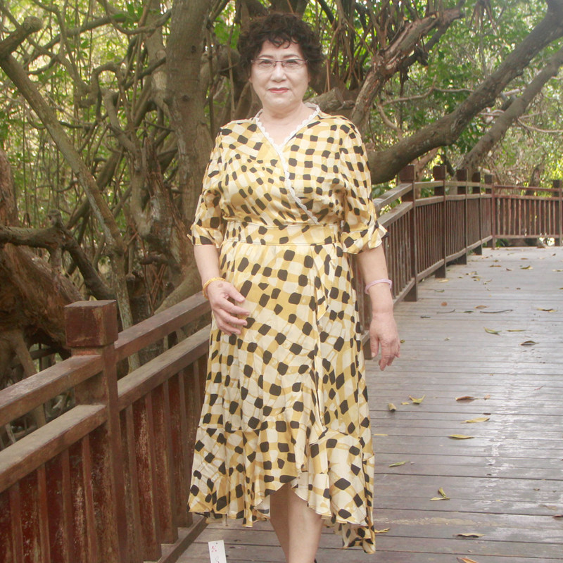 连衣裙薄中年真丝特大码妈妈款夏