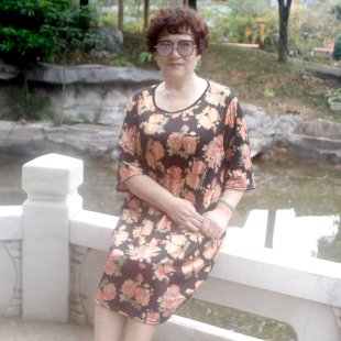 中老年夏季七分袖冰丝连衣裙特大码宽松胖妈妈装印花时尚奶奶裙子