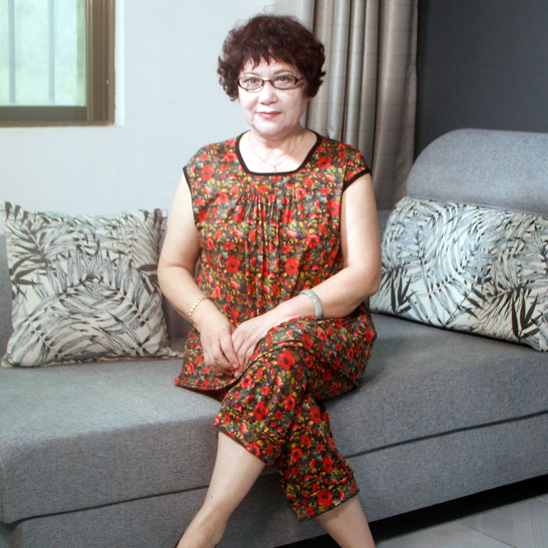 中老年夏季新款女运动套装大码宽松T恤胖妈妈松紧高腰冰丝七分裤