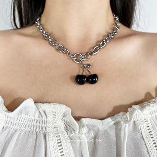 黑色樱桃朋克风钛钢OT扣项链小众设计感暗黑甜酷风少女JK服锁骨链