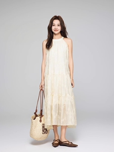 高端定制夏季新款气质连衣裙女式挂脖吊带高级感露肩宽松度假长裙