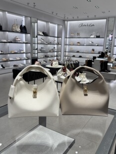 【珊珊家不退换】CHARLES&KEITH手提CK2-10701618简约菜篮子包