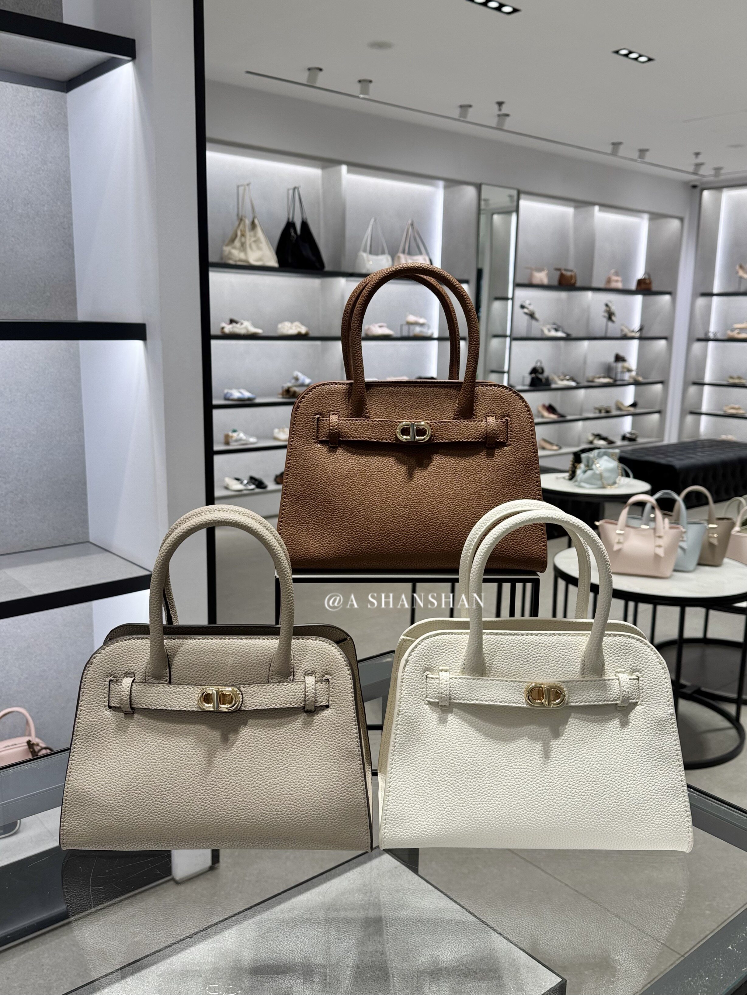 【珊珊家不退换】CHARLES&KEITH新凯莉CK2-30671891通勤手提斜挎
