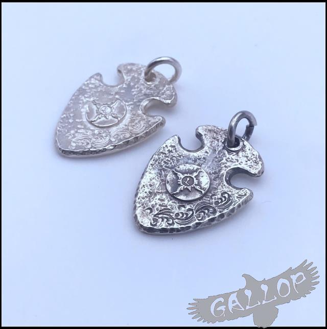 铁头的店  FA箭纳瓦霍矛头款925银饼 唐草款凹凸箭矛纯银挂坠