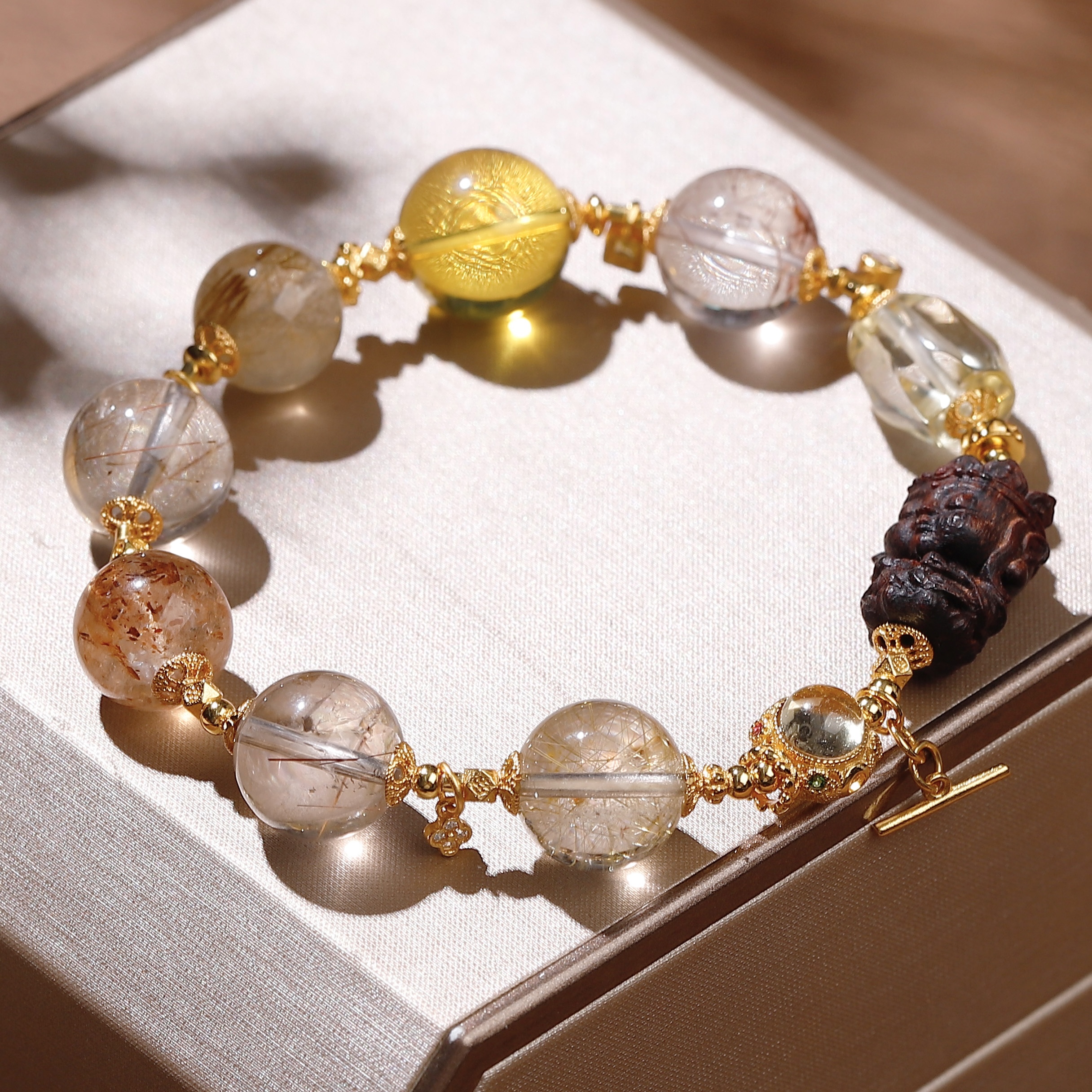 新中式天然金发晶铜发晶手串手链女蓝珀降真香精雕地藏王菩萨银饰