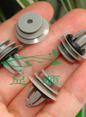 宝马X1E84X2F39前后车门板X3G08X5G05行李箱后备箱固定卡扣卡子