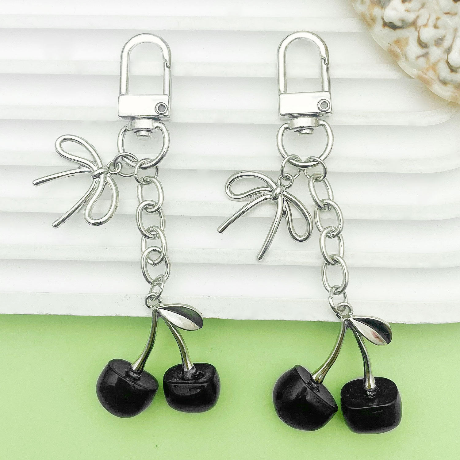 韩系新款炫酷树脂黑樱桃蝴蝶结钥匙扣挂件个性潮酷学生书包配饰,饰品/流行首饰/时尚饰品新,其他DIY饰品配件,淘宝优惠券,粉丝福利购,淘宝优惠卷