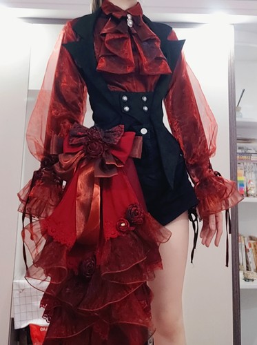 臀巾裙摆拖尾侧面腰饰红色欧根纱多层口水巾领花领结蝴蝶结洛丽塔