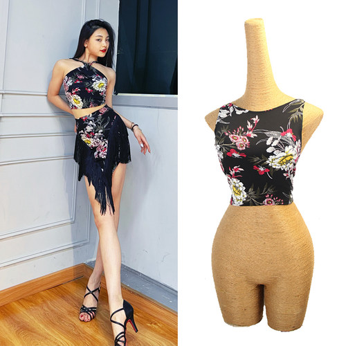 仿佛置身花海的图案神秘与高贵感