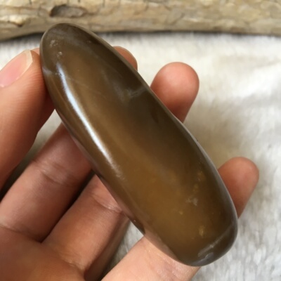 和田纯糖暖色新疆修型把件山料