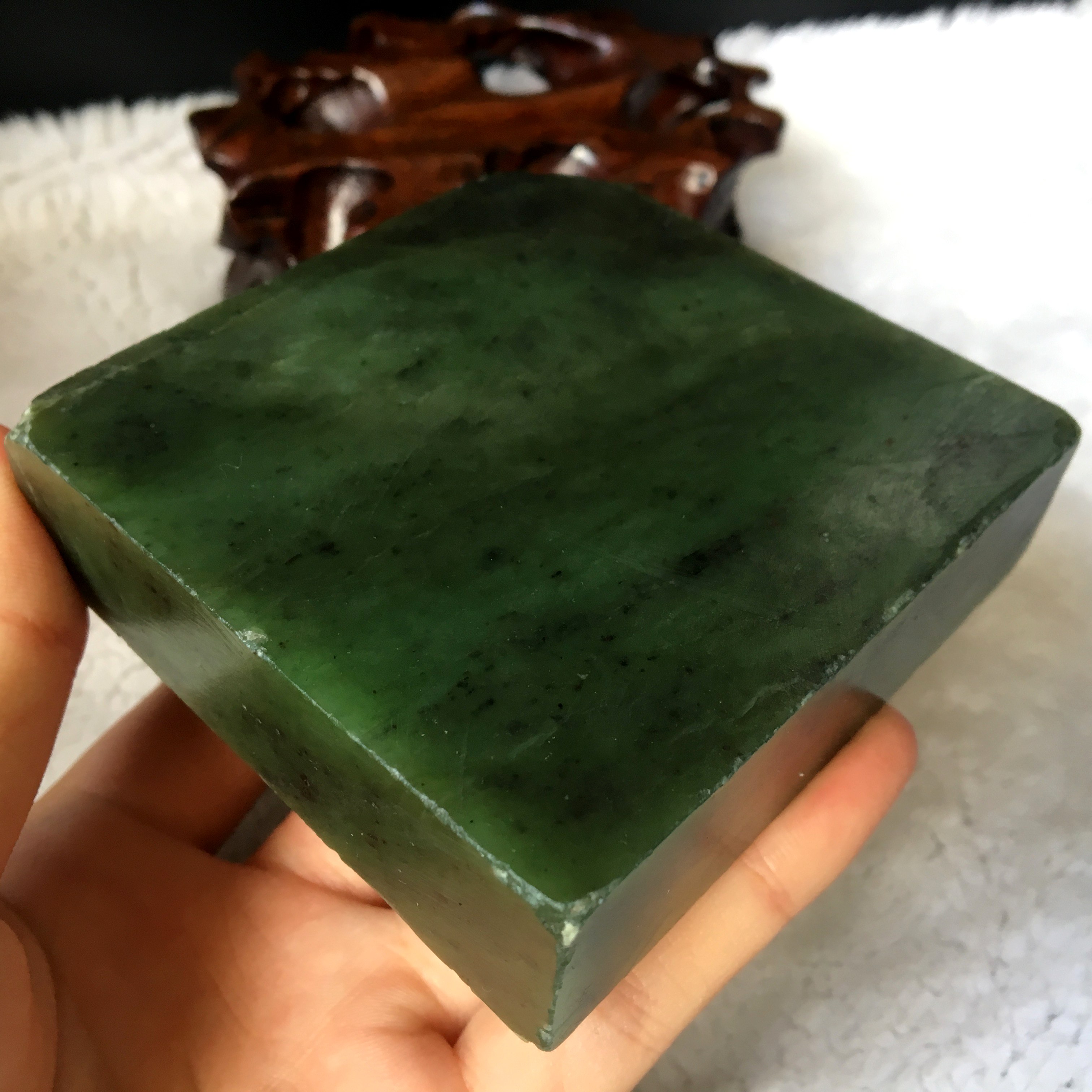 457克和田玉碧玉 菠菜绿 细腻好肉完整可用碧玉山料原石 镯子牌子