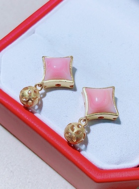 MM0909  银镶嵌天然女皇贝粉方块吊坠滴流搭配小铃铛2cm配饰