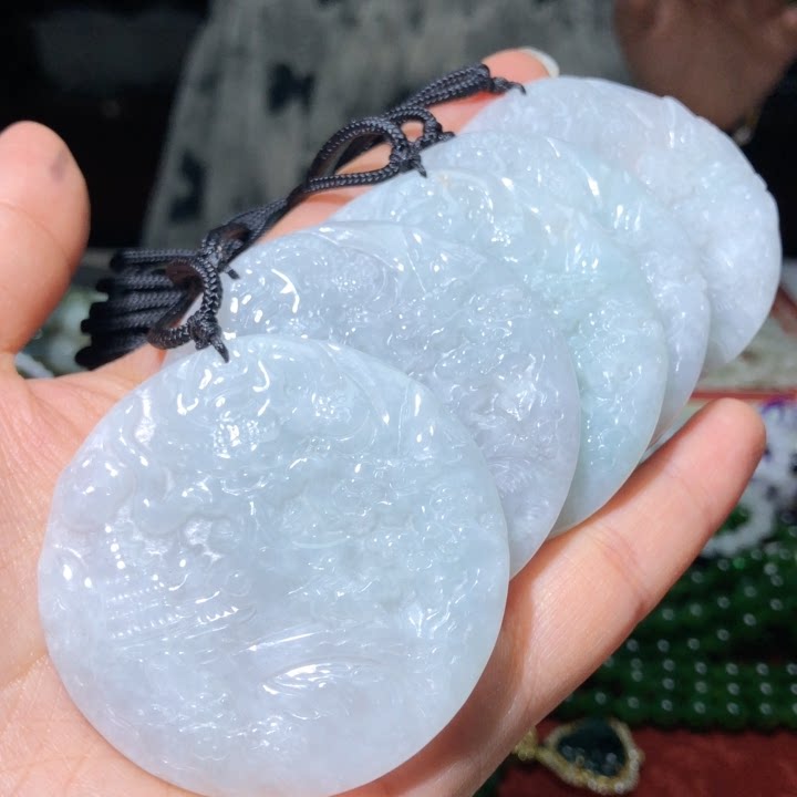 天然山水A货缅甸镯心料圆牌吊坠
