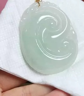 A557一物一图 18k金天然a货翡翠吊坠如意52x40mm