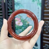 天然红玛瑙手镯满色满肉牛血红胖圆条本命年红手绳玉石镯子