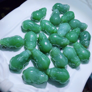 天然和田玉碧玉貔貅吊坠菠菜绿2 3cm俄料首饰礼情侣玉坠编绳