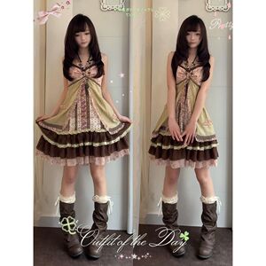 花间序曲 夏季新款古早感vintage设计感无袖收腰显瘦碎花连衣短裙
