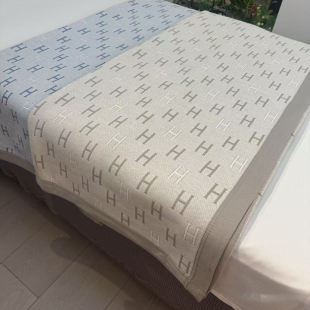 针织毛毯午睡办公室披肩薄空调盖毯珊瑚足浴美容院小被子床上用