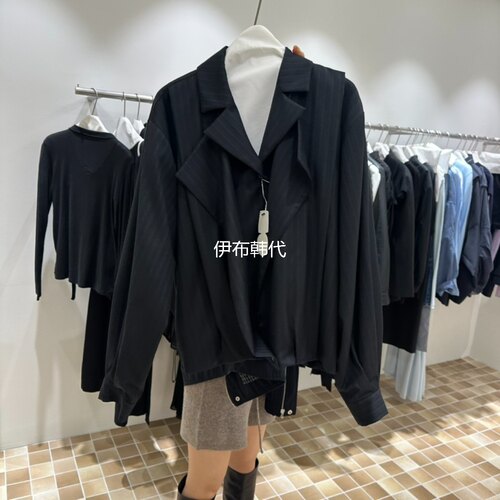 秋款翻领层叠竖纹短外套夹克女