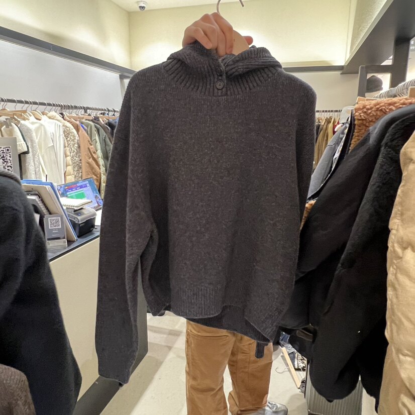 连帽纯色纽扣套头羊毛针织衫