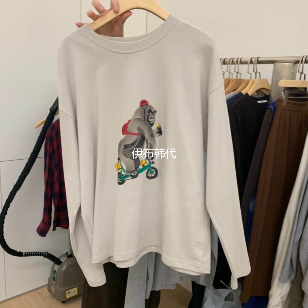 圆领卡通猩猩宽松长袖T恤女