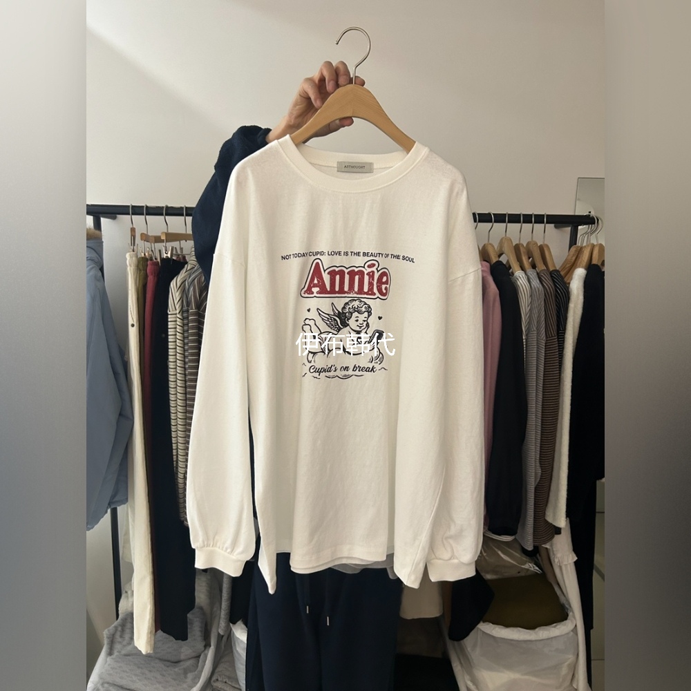 圆领做旧字母天使宽松长袖T恤
