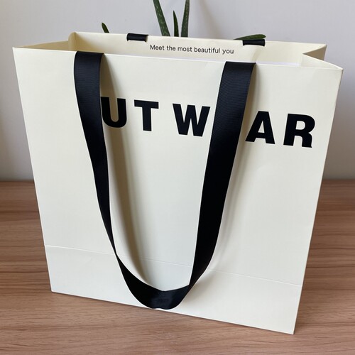 服装店手提纸袋女装购物袋印logo