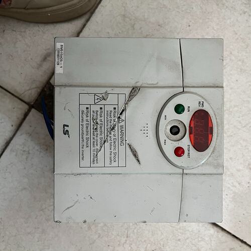 议价LS变频器SV015iC5-1 1.5KW 220V二手原装