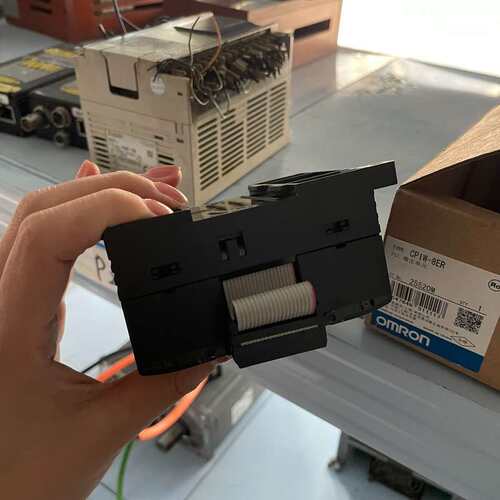 议价欧姆龙扩展模块，型号：CP1W-8ER，全新库存件，实物拍摄