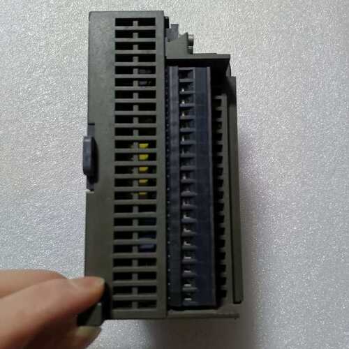 议价出售西门子S7-200 PLC，型号CPU 224，成色如图
