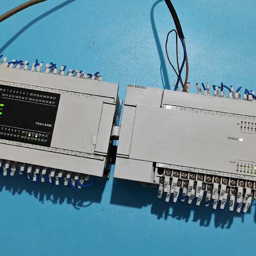 议价三菱 FX5U-64MT/ES 通电正常 实物如图