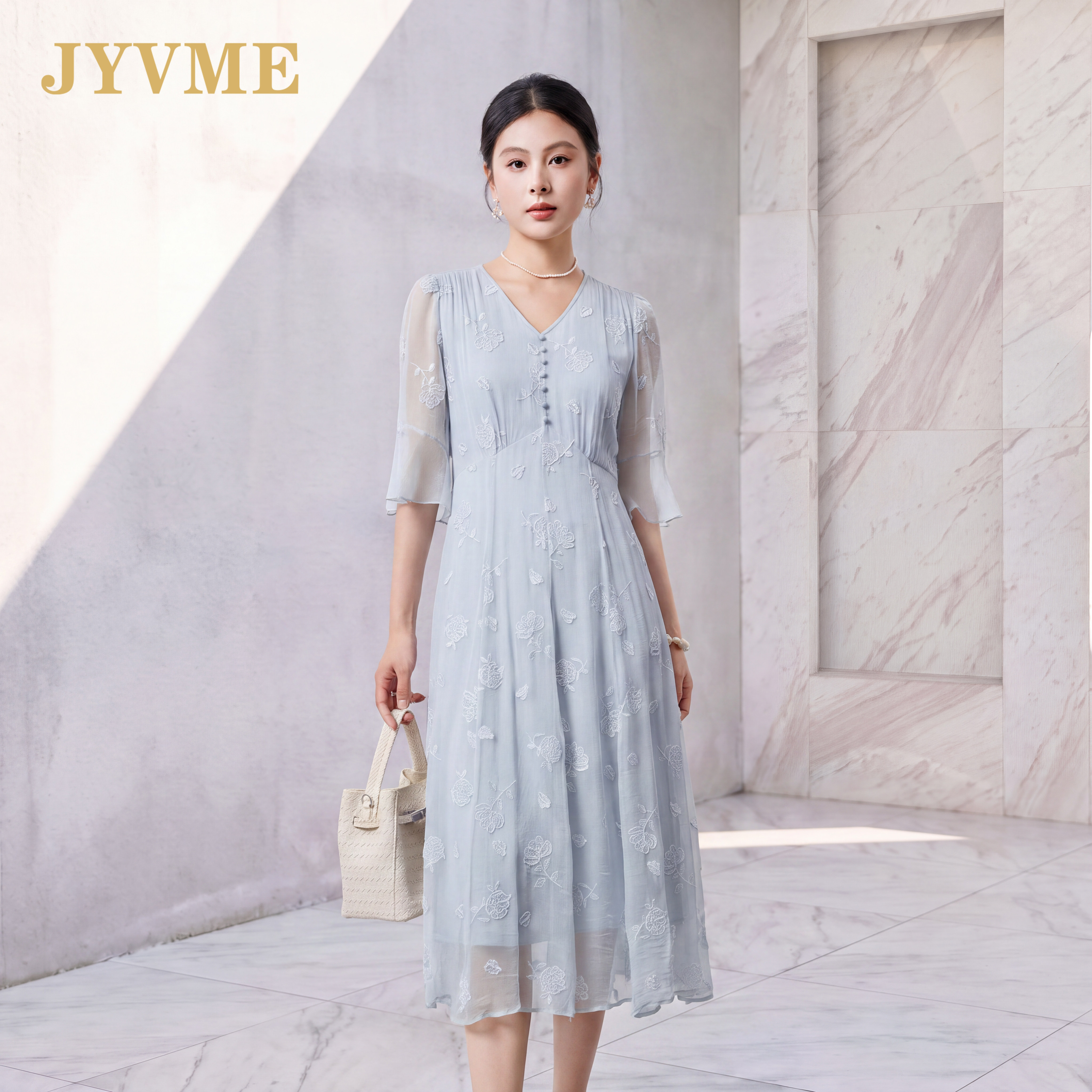 JyVme轻奢绣花真丝连衣裙女2026夏新款气质镂空法式中长裙优雅