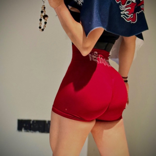 【奥钻短裤】原创撸铁蜜桃裤女瑜伽普拉提蜜桃臀紧身高弹三分裤