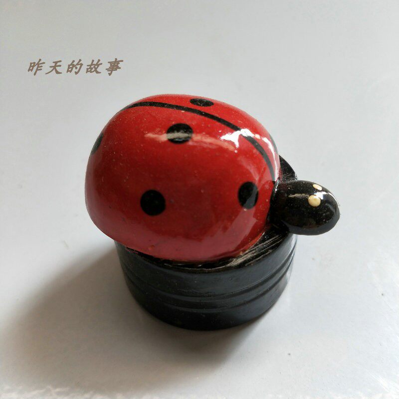 향수를 불러일으키는 오래된 재고 80-90년대 SHANHUA 브랜드 나무 연필깎이 연필깎이 곤충