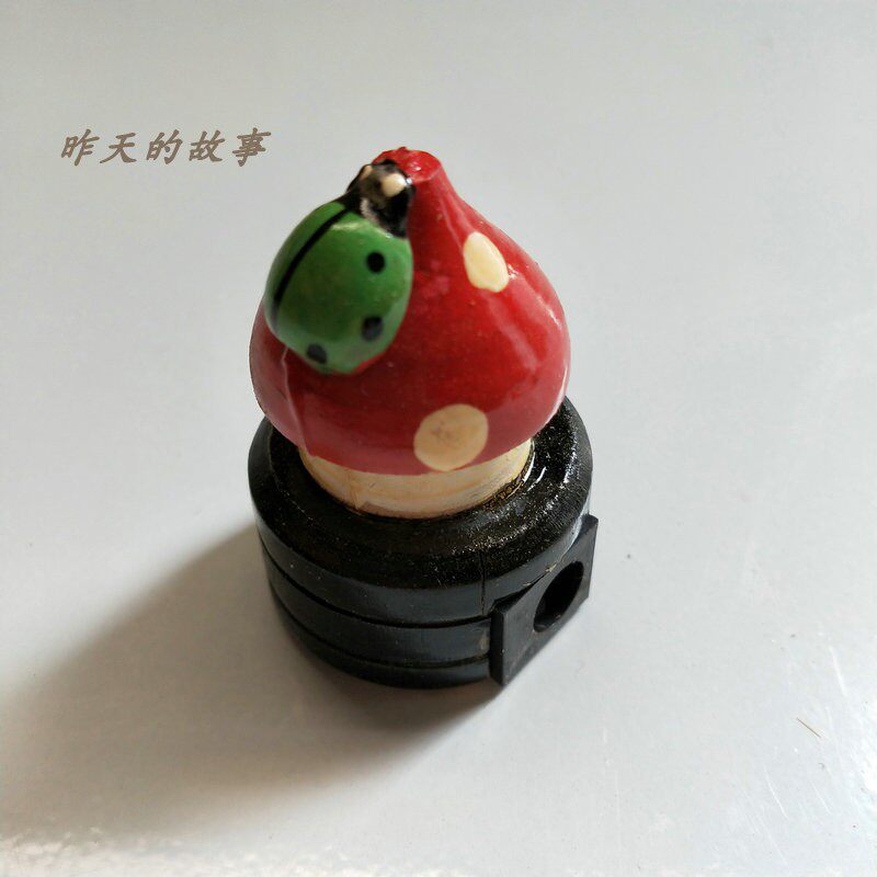 향수를 불러일으키는 오래된 재고 80-90년대 SHANHUA 브랜드 나무 연필깎이 연필깎이 곤충