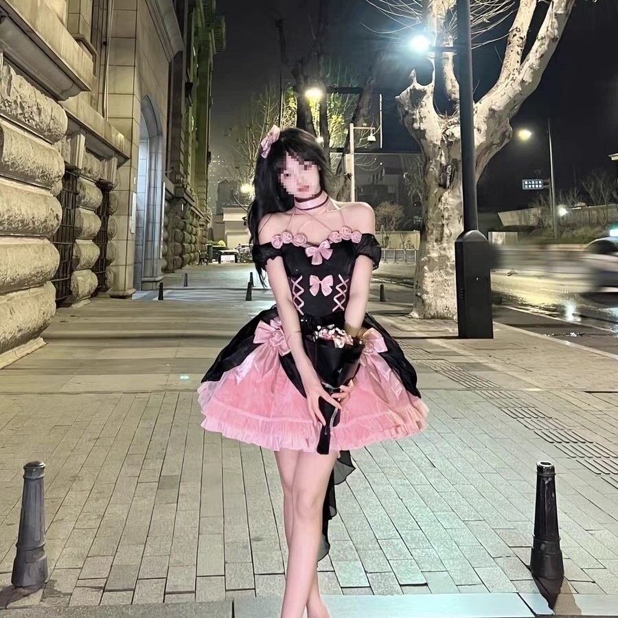 全黑粉蝴蝶逃Lolita洋装it风蔷薇拖尾裙甜酷原创洛丽塔公主连衣裙