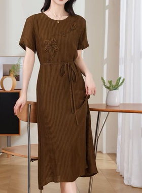 A39收腰显瘦A字桑蚕丝连衣裙2026夏季新款咖色系带真丝连身裙子