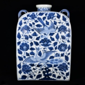 大元 四系扁瓶 国苏麻离青料青花缠枝牡丹花穿花凤纹危素款