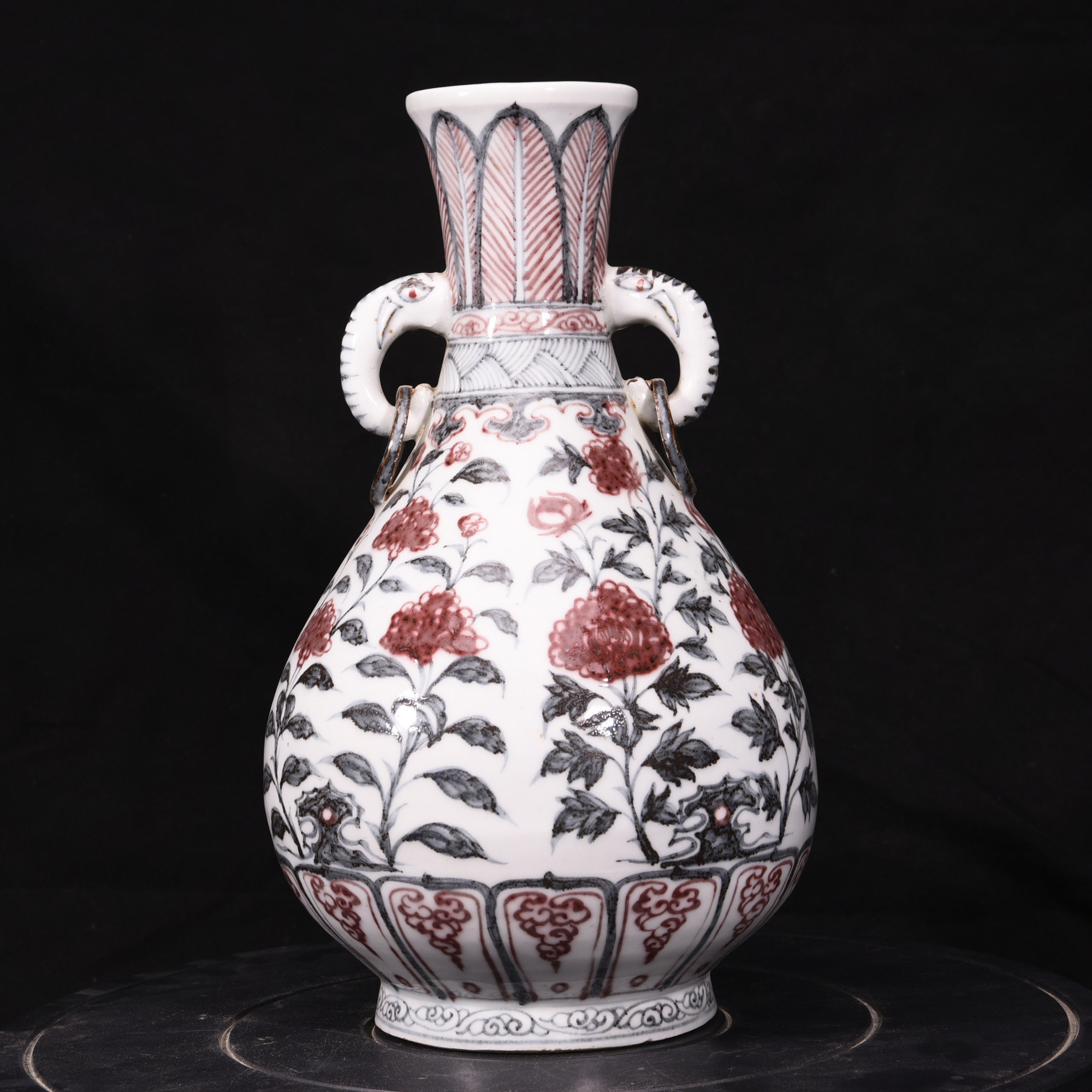 大明洪武年制青花釉里红折枝花纹双耳玉壶春瓶