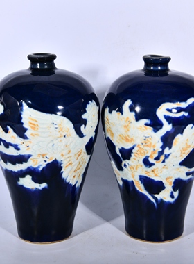 大元国柯九思款霁蓝釉雕刻龙凤呈祥纹梅瓶