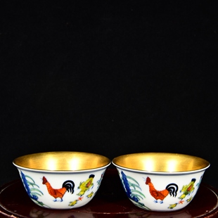 大明成化年制宪宗皇帝御用斗彩小鸡全家福纹鎏金缸型酒杯茶杯