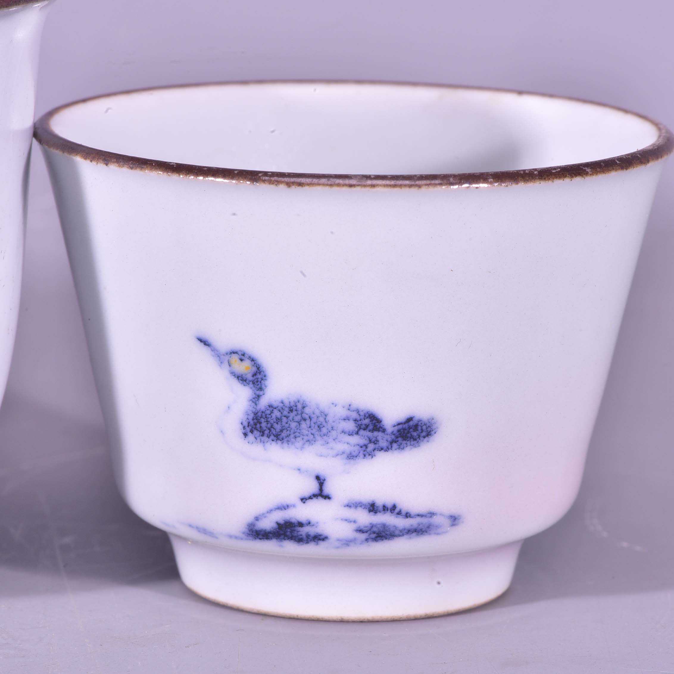 大宋官窑青花大雁水草游鱼纹酒杯茶