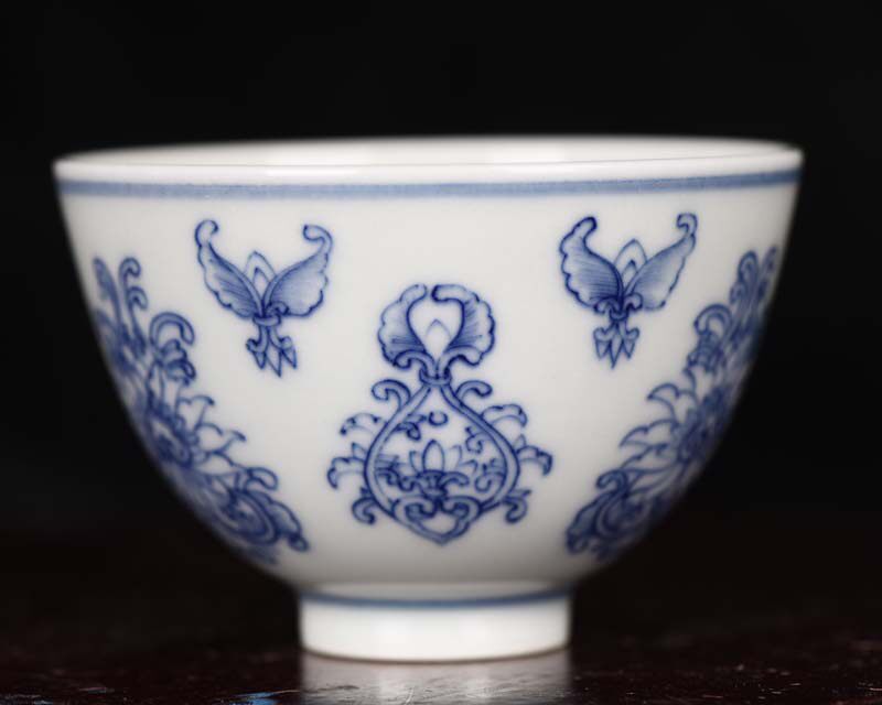 清康熙青花缠枝西番莲图案花纹酒杯茶杯