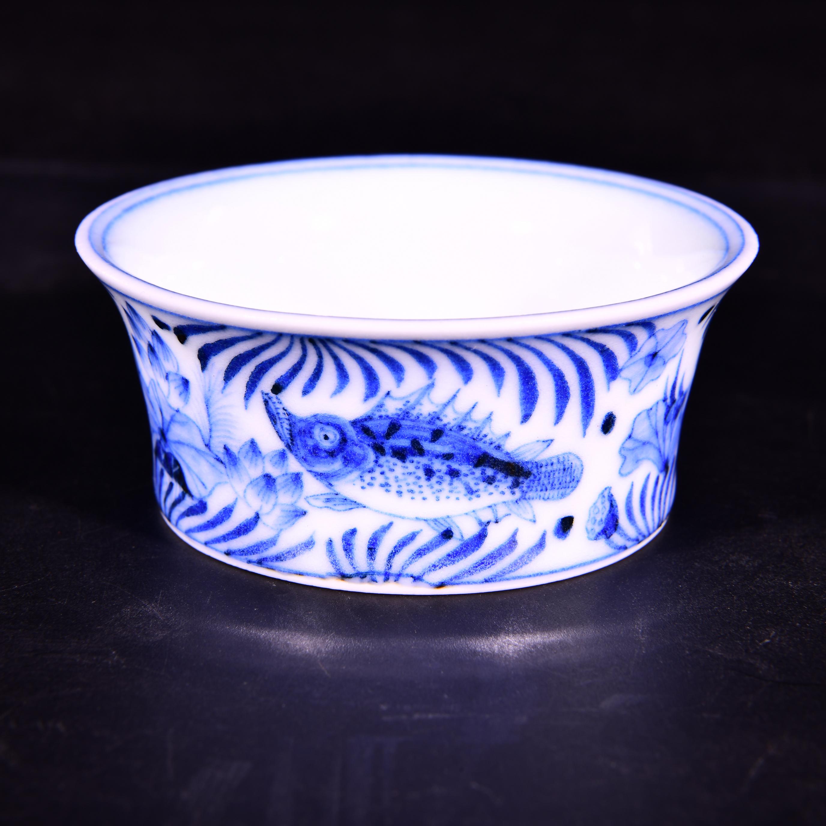 大清雍正年制青花鱼藻纹酒杯茶杯