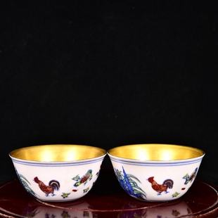 大明成化年制宪宗皇帝御用斗彩小鸡全家福纹鎏本色金缸型酒杯茶杯
