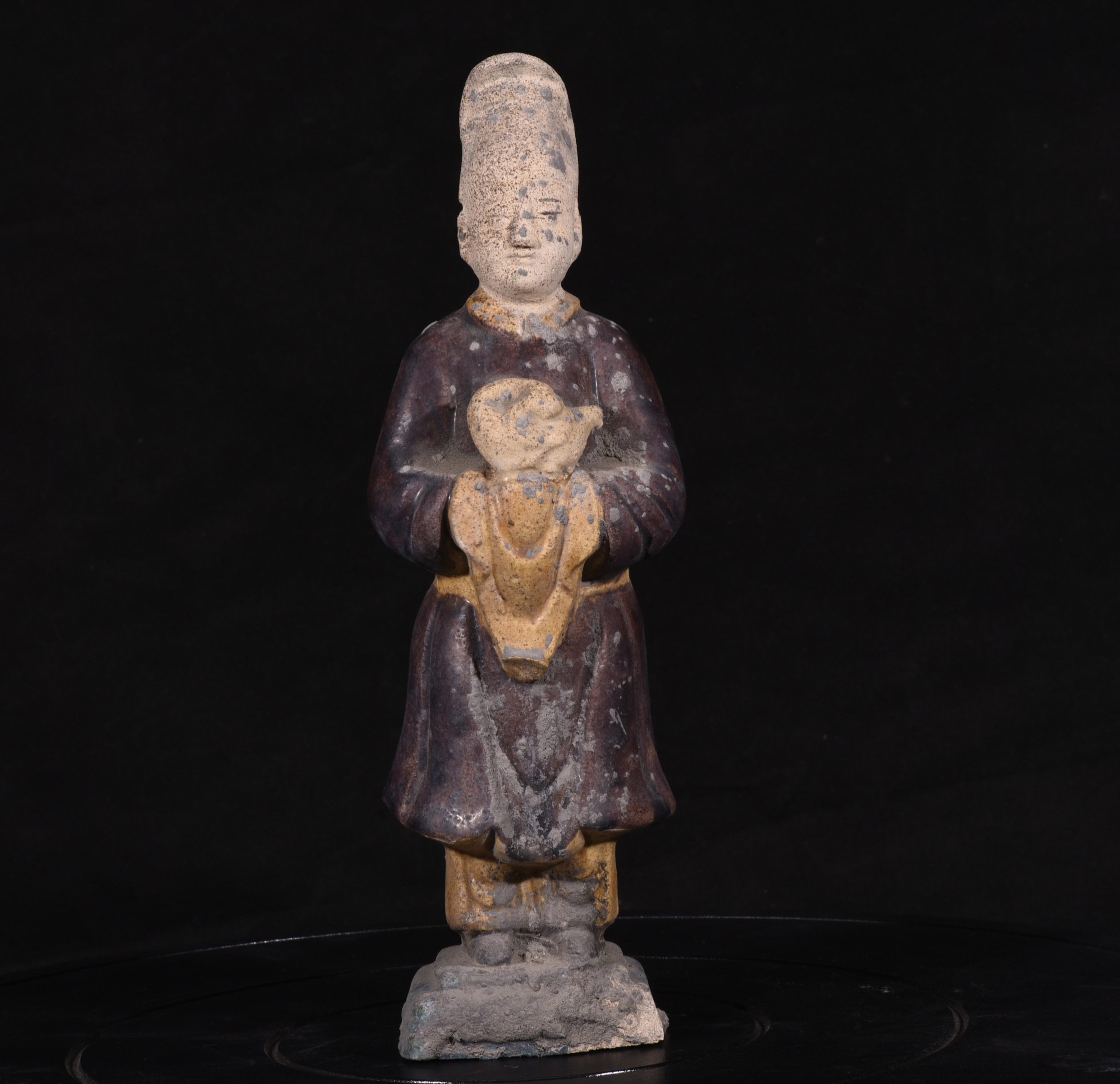 大明素三彩文官俑