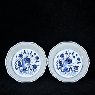 大明宣德年制宝烧宝石红釉青花一把莲纹多棱笔洗